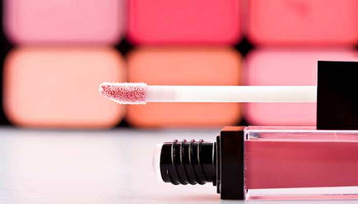 Top Hydrating &amp; Non-Sticky Lip Glosses for Effortless Shine and Comfort