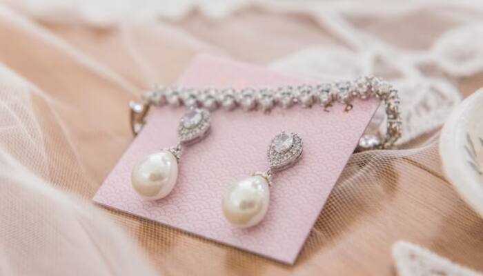Dazzle with Elegance: Best Women’s Earrings to Elevate Your Style
