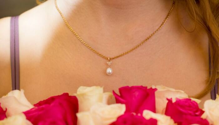 Chic &amp; Charming: The Best Pendant Necklaces for Women on Amazon