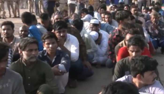 Pahalgam Terror Attack: Over 900 Immigrants Detained in Gujarat, Rajasthan In Major Crackdown | WATCH Pahalgam Terror Attack: Over 900 Immigrants Detained in Gujarat, Rajasthan In Major Crackdown | WATCH