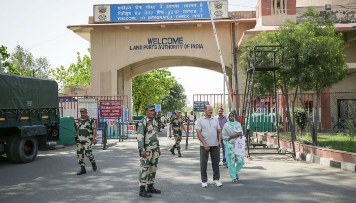 537 Pakistani Nationals Leave India Through Attari Border In Three Days, Says Official 537 Pakistani Nationals Leave India Through Attari Border In Three Days, Says Official