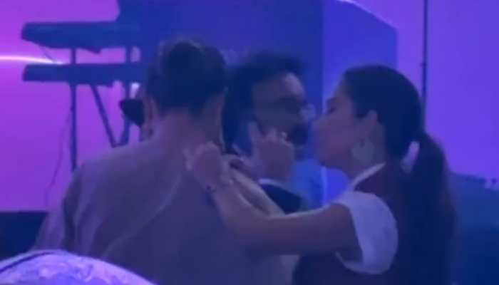 Mira Rajput Fixing Deepika Padukone's Dupatta At WAVES Summit 2025 Is Cutesy!