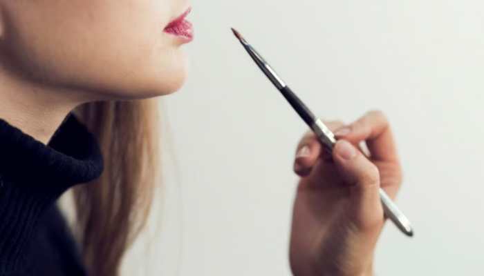 Minimalist Makeup: Effortless Beauty For Warmer Days