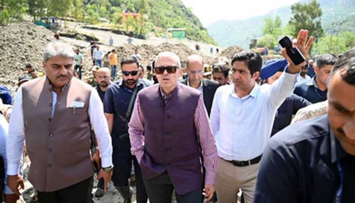 India-Pakistan War: CM Omar Abdullah Rushes To Jammu After Failed Pak Drone Attacks India-Pakistan War: CM Omar Abdullah Rushes To Jammu After Failed Pak Drone Attacks