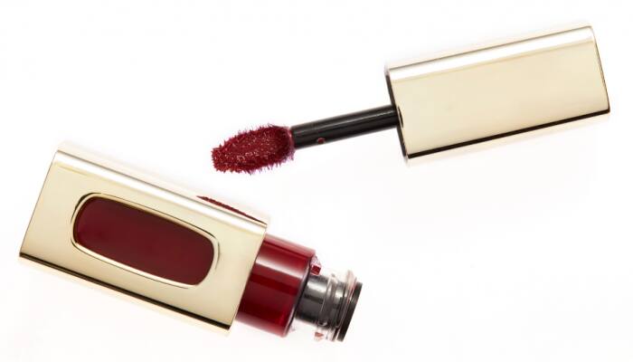 From Subtle to Bold: Lip Glosses That Upgrade Any Look