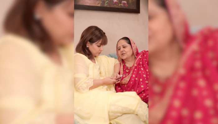 Hina Khan Calls Mothers ‘The Greatest Shield In A Child’s Life'