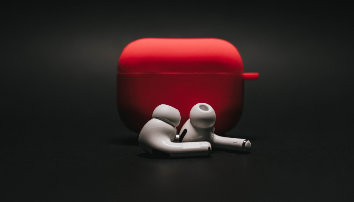 Cutting the Cord: The Ultimate Guide to Wireless Earbuds Cutting the Cord: The Ultimate Guide to Wireless Earbuds