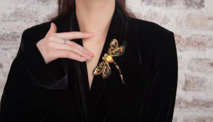 Sparkle Up Your Look: 4 Unique Brooch Designs to Complement Every Outfit