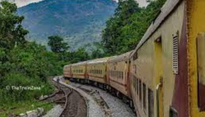 Railways New Rule: Can 2 Confirmed, 2 Waitlisted Passengers Travel Together?