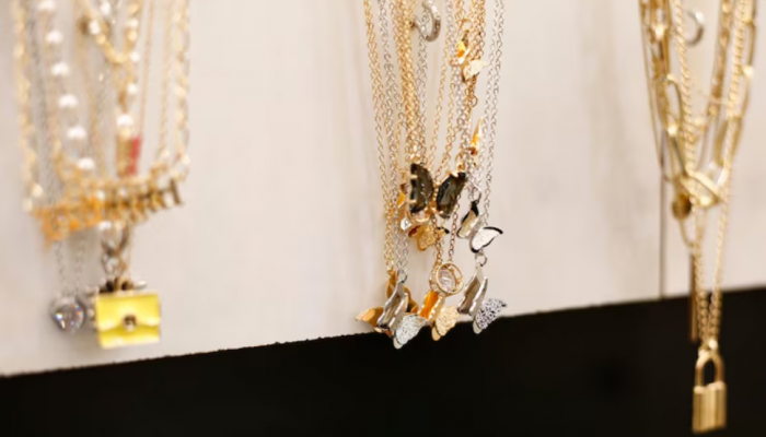 Shine On a Budget: Best Women’s Necklaces and Chains Under ₹299 Shine On a Budget: Best Women’s Necklaces and Chains Under ₹299