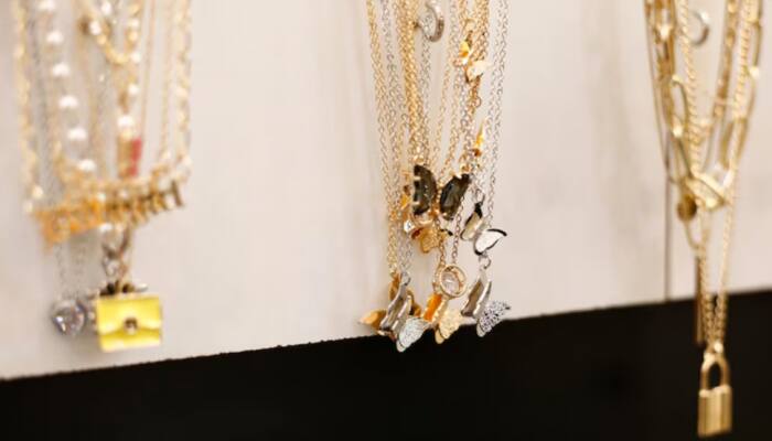 Shine On a Budget: Best Women’s Necklaces and Chains Under ₹299