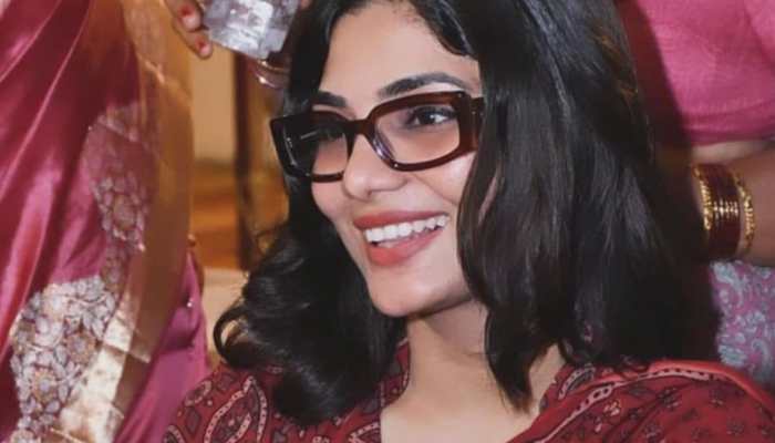 FIR Registered Against Youtuber Neha Singh Rathore For Allegedly Calling PM Modi 'General Dyer' FIR Registered Against Youtuber Neha Singh Rathore For Allegedly Calling PM Modi 'General Dyer'