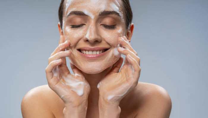 Best Budget Face Washes Under ₹300 for Clear, Glowing Skin
