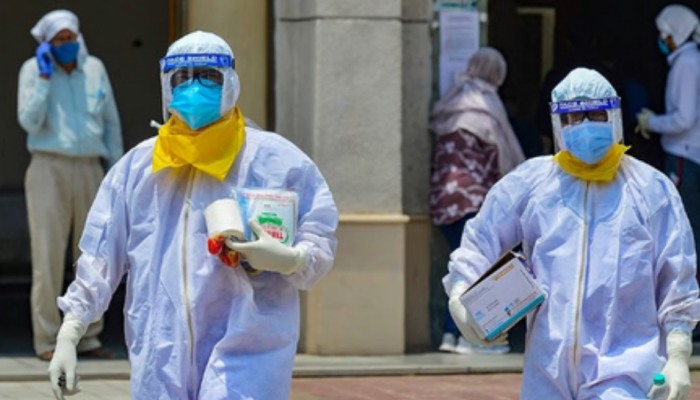 Delhi Covid Cases Cross 100: CM Rekha Gupta Urges Calm, Assures Hospital Preparedness Amid New Variant Surge Delhi Covid Cases Cross 100: CM Rekha Gupta Urges Calm, Assures Hospital Preparedness Amid New Variant Surge