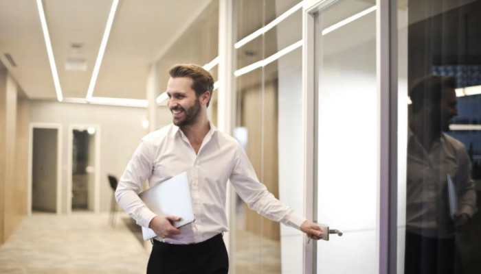 Shirting Up: The Essential Guide to Men’s Shirts Shirting Up: The Essential Guide to Men’s Shirts