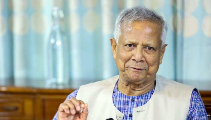 Hundreds Protest Against Yunus-Led Interim Govt's 'Black' Public Service Ordinance Law Hundreds Protest Against Yunus-Led Interim Govt's 'Black' Public Service Ordinance Law