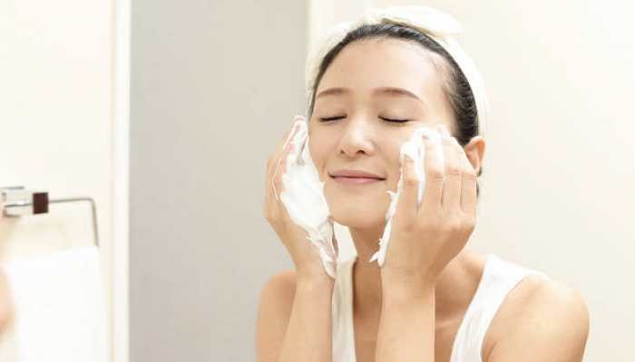Best Face Washes for Clear, Bright, and Healthy Skin