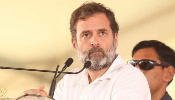 Bihar: Rahul Gandhi Meets Family Of 'Mountain Man' Dashrath Manjhi In Gaya