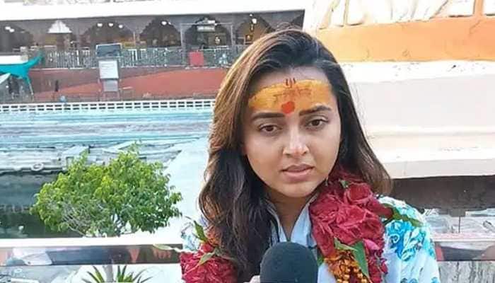 Tejasswi Prakash Visits Mahakaleshwar Temple In Ujjain On Her Birthday