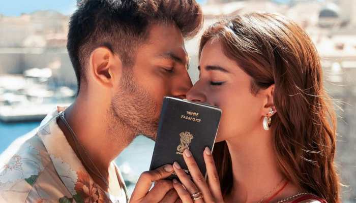 Karan Johar Reacts To Kartik Aaryan And Ananya Panday's 'Electric Pairing' In 'Tu Meri Main Tera Main Tera Tu Meri' Karan Johar Reacts To Kartik Aaryan And Ananya Panday's 'Electric Pairing' In 'Tu Meri Main Tera Main Tera Tu Meri'