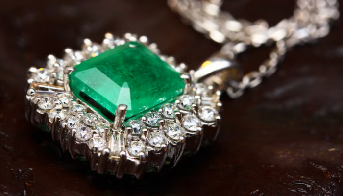 THIS Stone Will Attract Financial Success - Check Pros And Cons Of Emerald Stone THIS Stone Will Attract Financial Success - Check Pros And Cons Of Emerald Stone