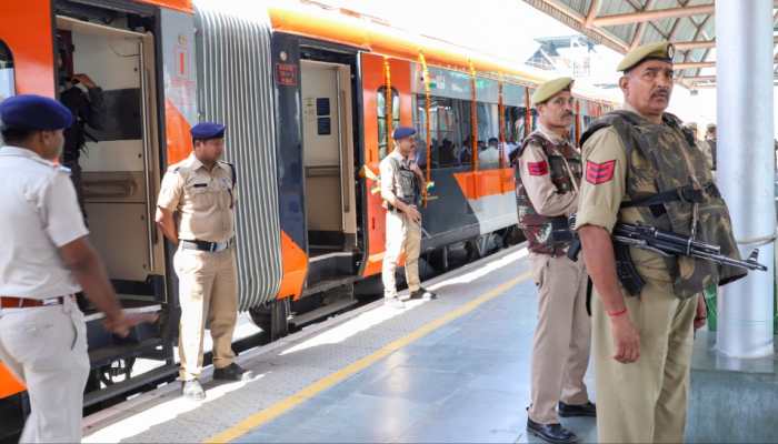First Ride Joy: Students Celebrate Vande Bharat's Inaugural Journey In Bihar First Ride Joy: Students Celebrate Vande Bharat's Inaugural Journey In Bihar
