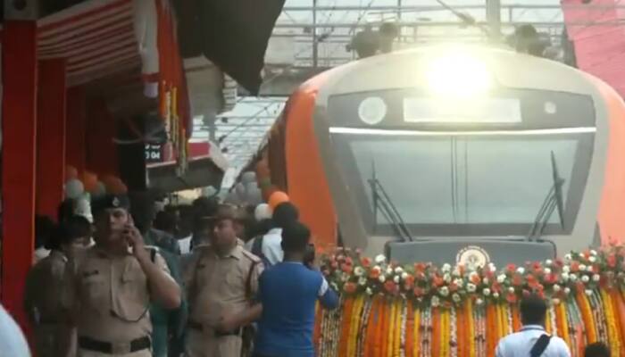Gorakhpur To Patliputra In Just 7 Hours As PM Modi Flags Off New Vande Bharat Train