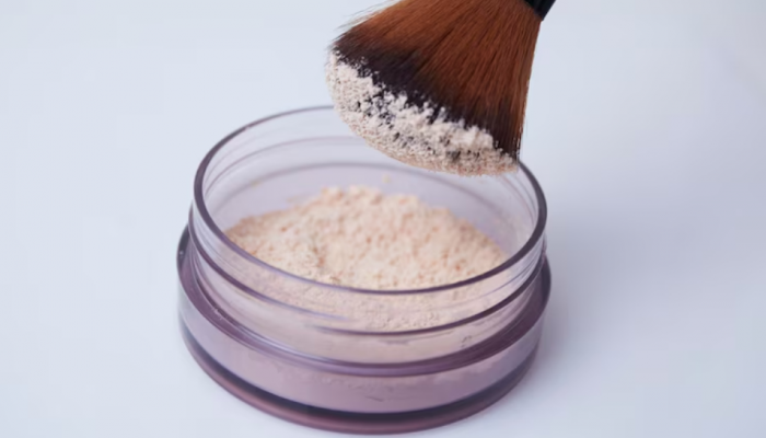 Glow On a Budget: 4 Loose Powders Under 1000 Bucks your Skin will be Grateful About Glow On a Budget: 4 Loose Powders Under 1000 Bucks your Skin will be Grateful About