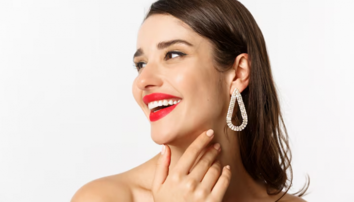 Elegant Every Day: 4 Stunning Earrings to Complete Your Look with Style Elegant Every Day: 4 Stunning Earrings to Complete Your Look with Style