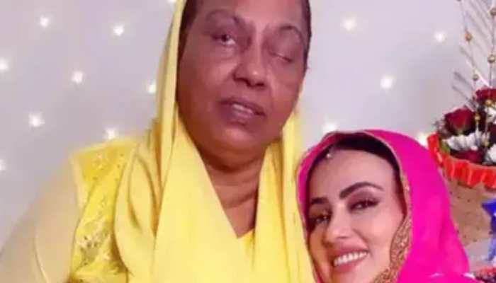 Former Bigg Boss Contestant Sana Khan's Mother Dies After Prolonged Illness Former Bigg Boss Contestant Sana Khan's Mother Dies After Prolonged Illness