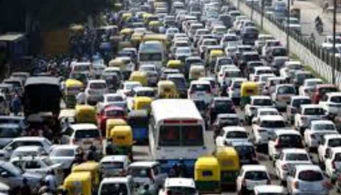 Delhi To Ban Fuel Sales To Vehicles Older Than 10,15 Years From This Month; Here’s How Defaulters Will Be Tracked 