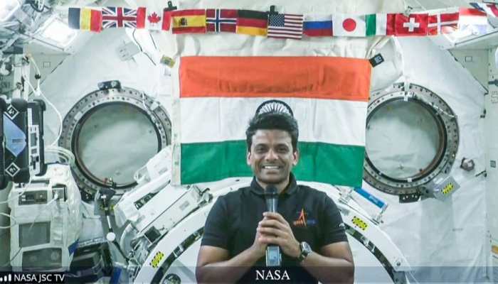 How Astronauts Talk To People On Earth: No Mobile Network, No Cables – Then How Does It Work? How Astronauts Talk To People On Earth: No Mobile Network, No Cables – Then How Does It Work?