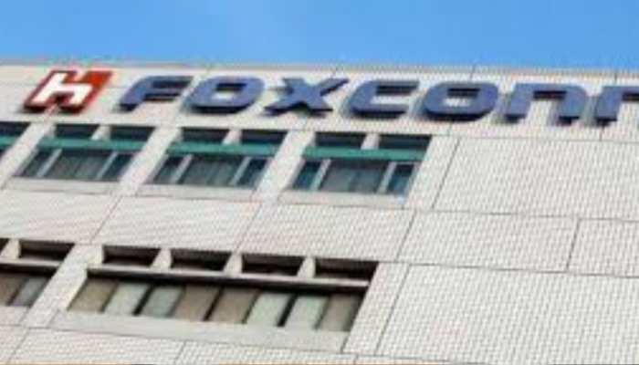 Chinese Foul play Murmured? Foxconn recalls 300 Engineers from India Ahead Of iPhone 17 Rollout