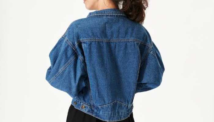 The Ultimate Guide to Women’s Denim Jackets: Styles, Features, and Styling Tips