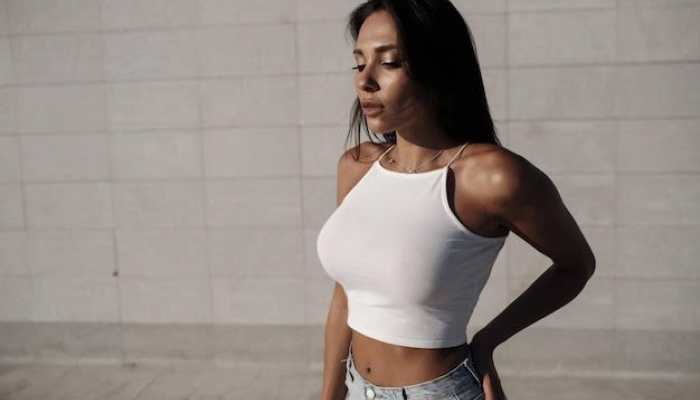 Chic and Versatile: The Modern Wardrobe Essential – Women’s Crop Tops