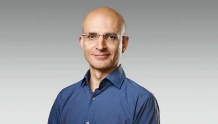 Meet Sabih Khan, The Indian-origin Executive Who Is Now Apple's New Chief Operating Officer