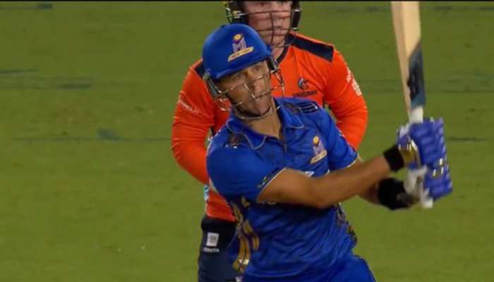Watch- Trent Boult Powers MI New York To Qualifier 2, Eliminates Unicorns Not With Ball But With Twin Sixes Watch- Trent Boult Powers MI New York To Qualifier 2, Eliminates Unicorns Not With Ball But With Twin Sixes