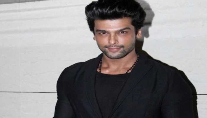 'Crossing Personal Boundaries...': Kushal Tandon Urges Privacy After Fan Intrudes Home 'Crossing Personal Boundaries...': Kushal Tandon Urges Privacy After Fan Intrudes Home