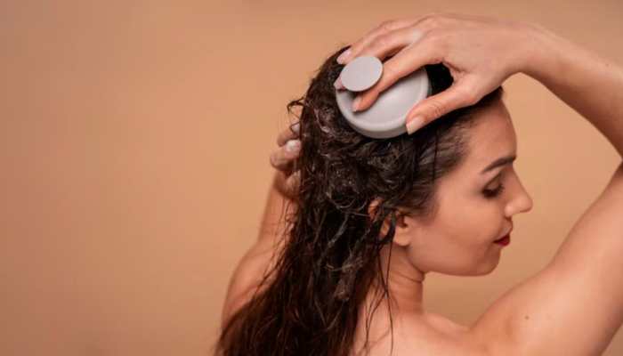 The Monsoon Mistake: Why Skipping Hair Oiling Is Weakening Your Hair