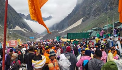 Amarnath Yatra 2025 Resumes: 7,908 Pilgrims Depart From Jammu To Kashmir After Weather Suspension
