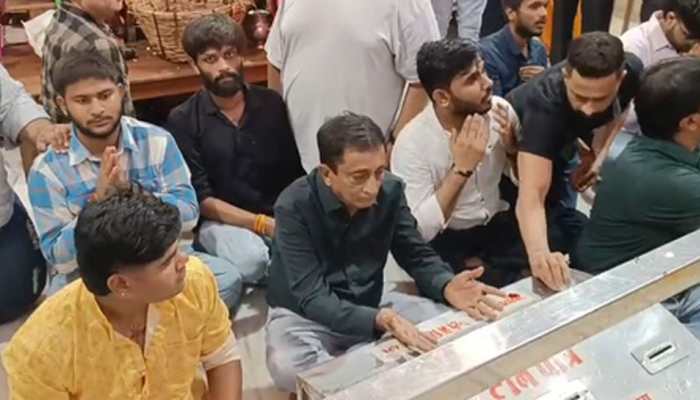 'Taarak Mehta Ka Ooltah Chashmah' Team Seeks Blessings At Mahakaleshwar Temple During Sawan Somvar