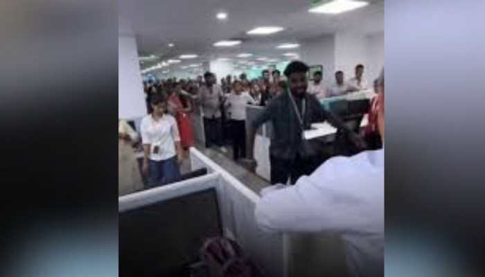 Viral: Employees Dance To Welcome Foreign Client; Sparks Controversy Over Workplace Decorum Viral: Employees Dance To Welcome Foreign Client; Sparks Controversy Over Workplace Decorum