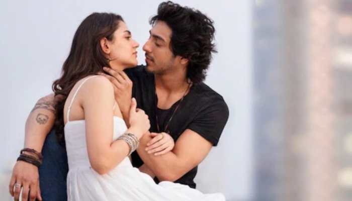 Newcomers Take Over! Saiyaara Beats Salman Khan's Sikander, Joins Rs 150 Crore Club Newcomers Take Over! Saiyaara Beats Salman Khan's Sikander, Joins Rs 150 Crore Club