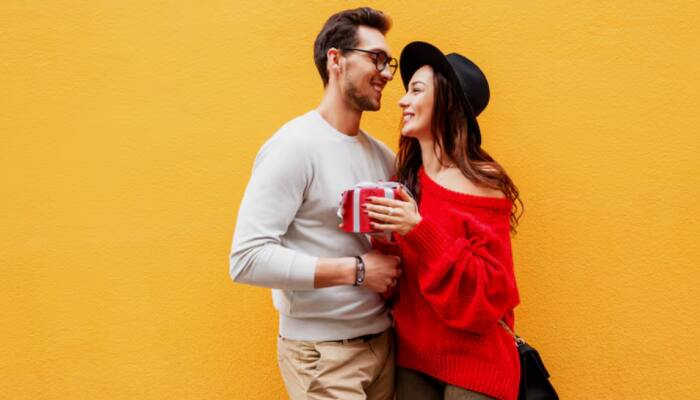 Happy Girlfriend's Day 2025: 50 Heartfelt Wishes, Quotes, Instagram Captions &amp; Images To Make Her Feel Extra Special