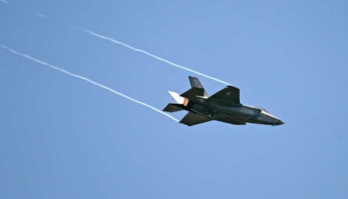 US Navy F-35 Fighter Jet Crashes In California, Pilot Ejects Safely US Navy F-35 Fighter Jet Crashes In California, Pilot Ejects Safely