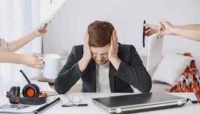 Employee Uses Two Phones To Separate Work And Life, Finds Mental Relief