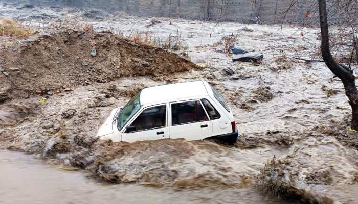 Himachal Pradeash Governor Visits Mandi, Assures Relief To Flash Flood