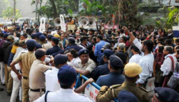 One Year Of RG Kar Rape Case: Kolkata Police Lathi-Charge Protestors During ‘Nabanna Abhiyan’ March One Year Of RG Kar Rape Case: Kolkata Police Lathi-Charge Protestors During ‘Nabanna Abhiyan’ March