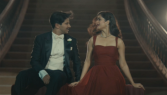 Dulquer Salmaan Unveils Romantic First Single 'Panimalare' From Period Drama Kaantha Dulquer Salmaan Unveils Romantic First Single 'Panimalare' From Period Drama Kaantha