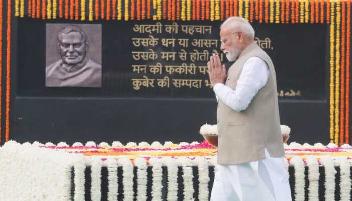 Leaders Pay Floral Tributes To Atal Bihari Vajpayee At Sadaiv Atal